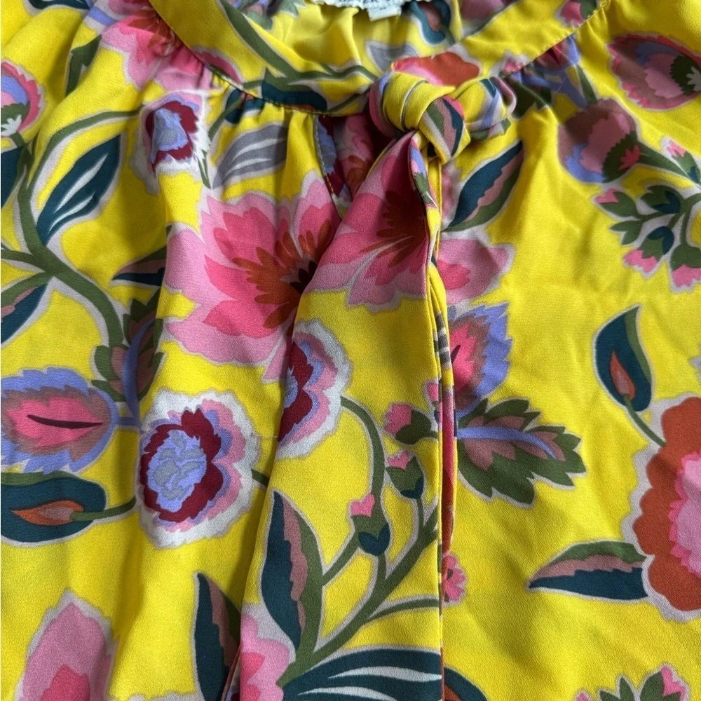 Black Rainn Bright floral blouse Women’s size medium